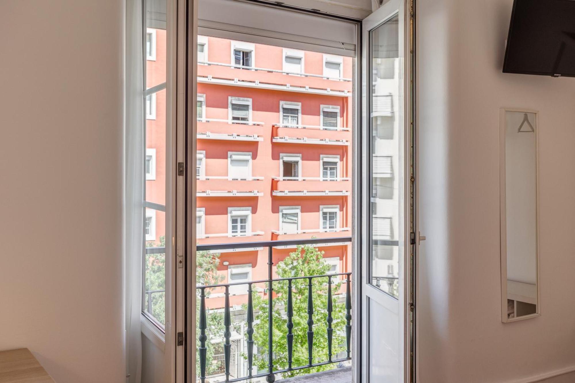 Home Out Rooms & Apartments 리스본 외부 사진
